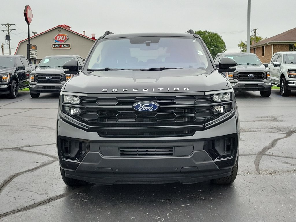 Certified 2025 Ford Expedition Active AWD/4WD image 2