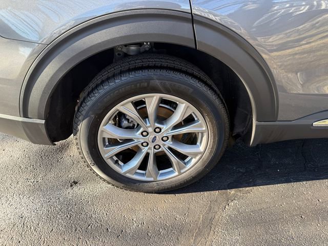 Certified 2022 Ford Explorer XLT w/ Equipment Group 202A image 27