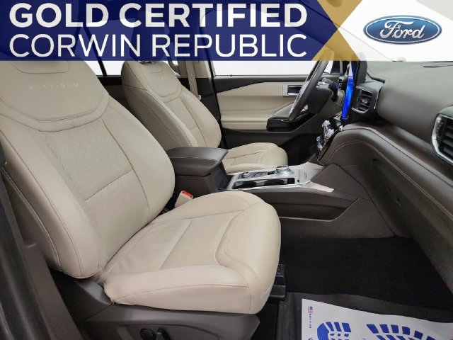 Certified 2023 Ford Explorer Platinum w/ Technology Package AWD/4WD image 32