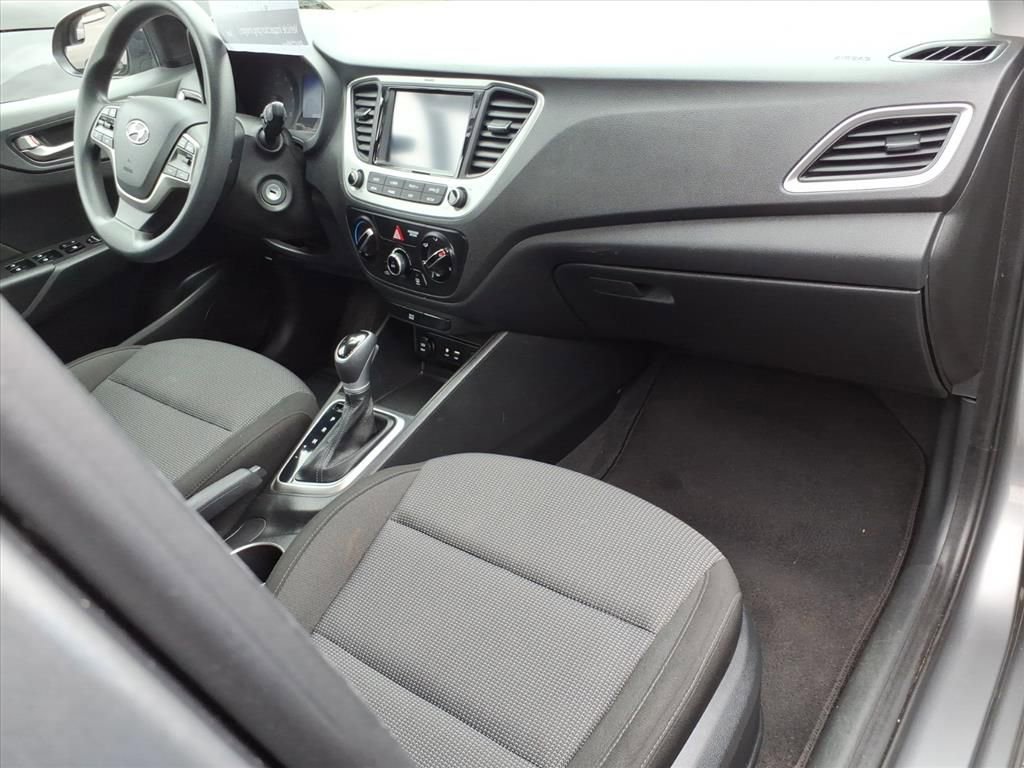 Used 2022 Hyundai Accent SEL image 8