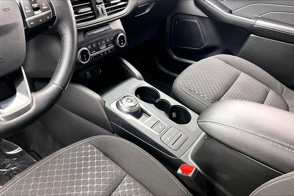 Certified 2024 Ford Escape Active w/ Cold Weather Package FWD image 15