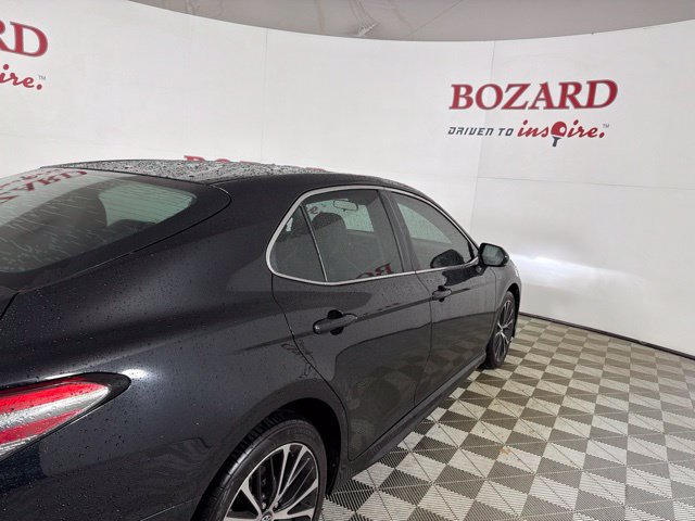 Used 2018 Toyota Camry SE FWD image 16