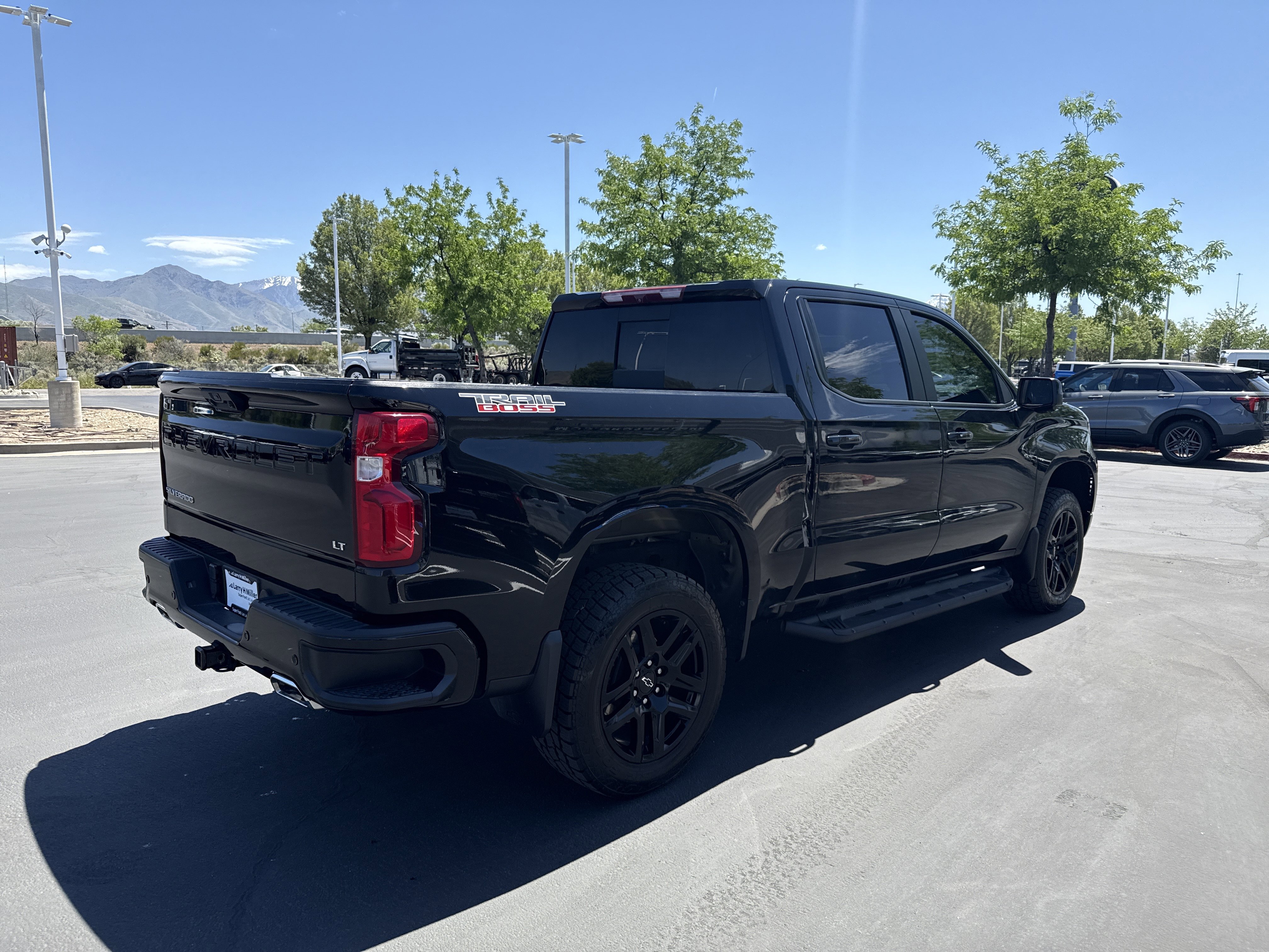 Used 2022 Chevrolet Silverado 1500 LT Trail Boss w/ LT Trail Boss Premium Package AWD/4WD image 5