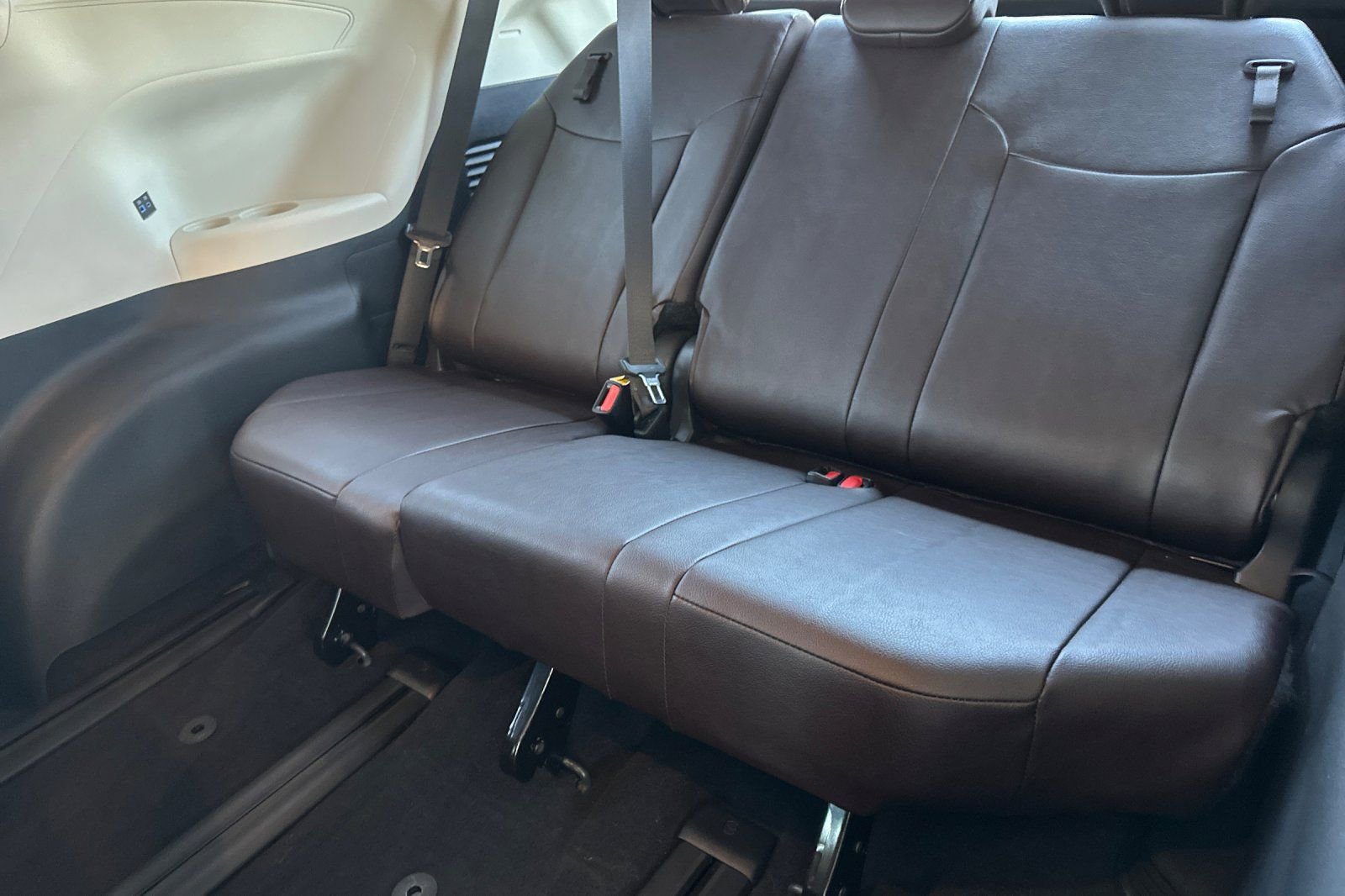 Used 2024 Toyota Sienna Platinum AWD/4WD image 16