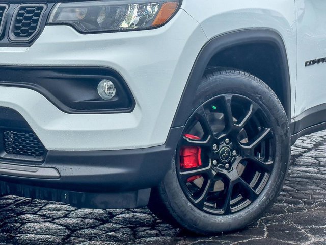 Used 2025 Jeep Compass Latitude w/ Altitude Special Edition image 10