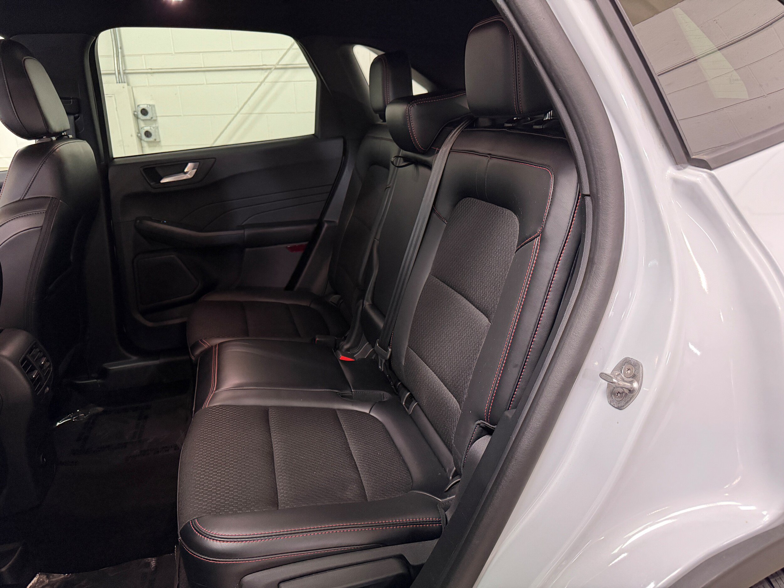 Certified 2025 Ford Escape ST-Line Select AWD/4WD image 11