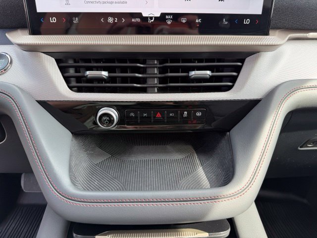 Certified 2025 Ford Explorer Active w/ Active Comfort Package RWD image 20