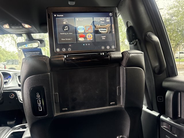 Used 2020 Chrysler Pacifica Touring-L Plus FWD image 19
