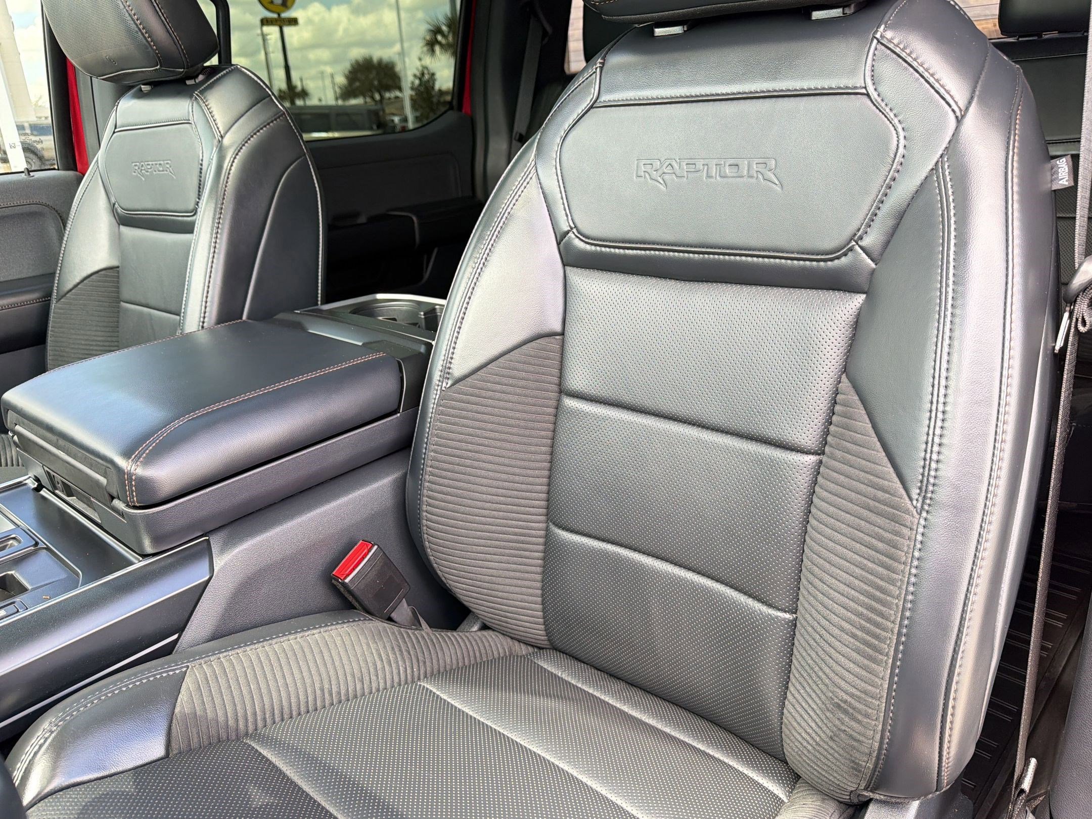 Certified 2023 Ford F150 Raptor w/ Raptor Carbon Fiber Package image 25