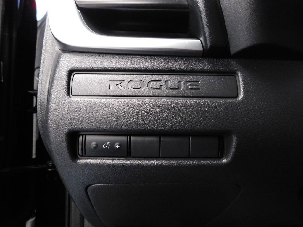 Used 2021 Nissan Rogue S AWD/4WD image 19