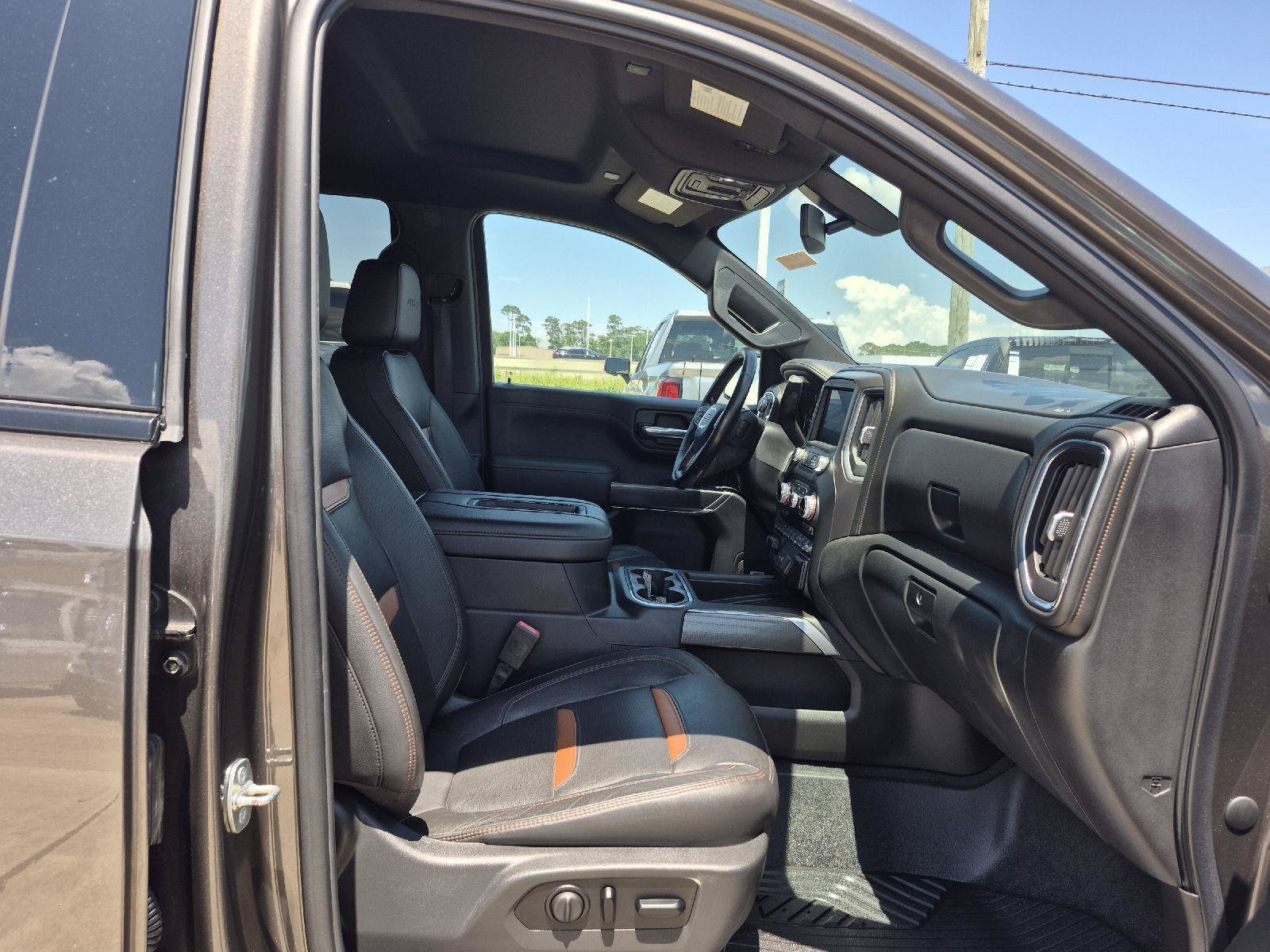 Used 2020 GMC Sierra 1500 AT4 w/ AT4 Premium Package AWD/4WD image 12
