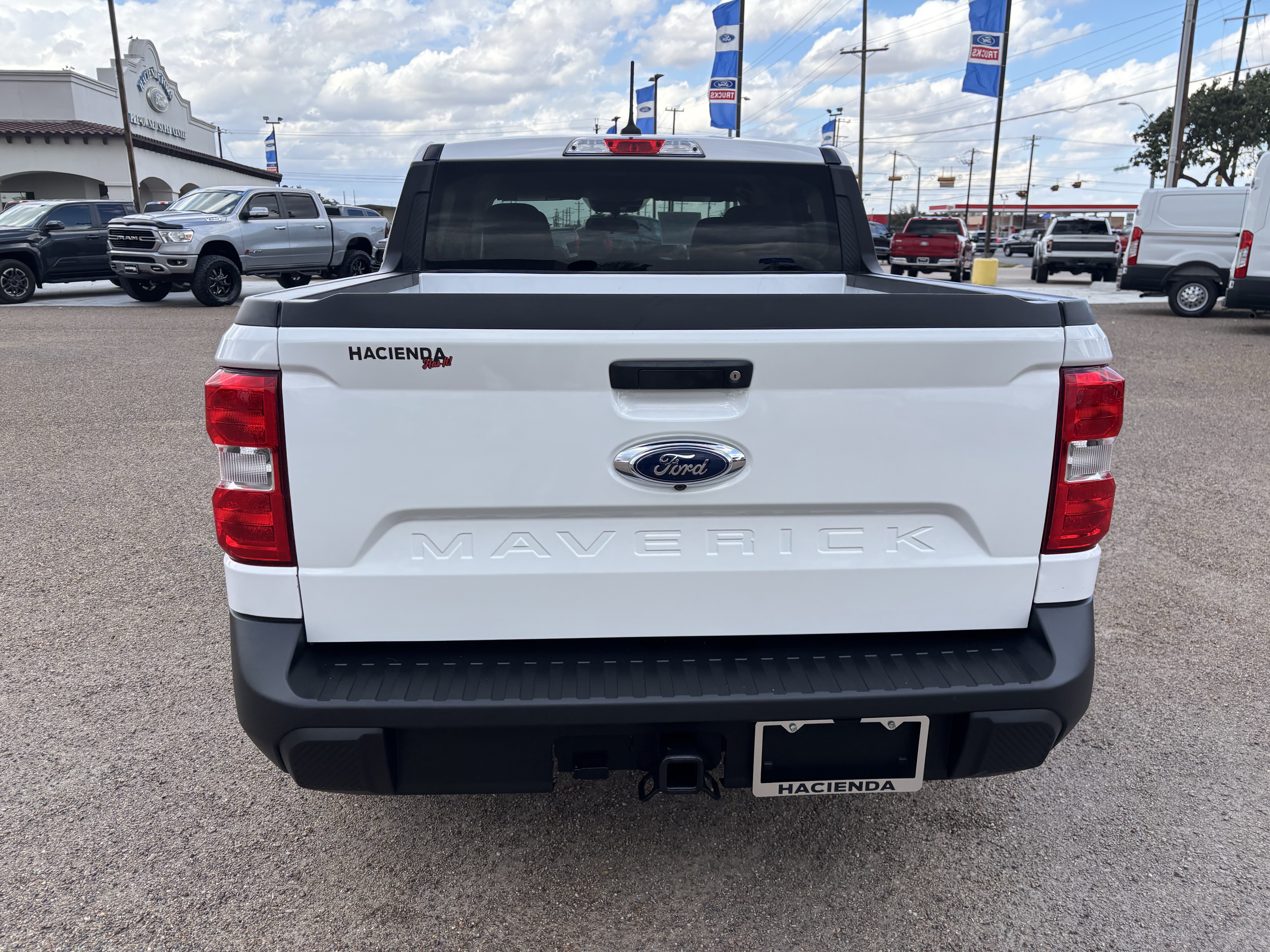 Certified 2024 Ford Maverick XLT FWD image 3