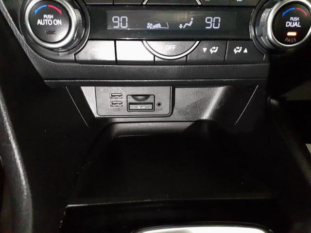 Used 2018 MAZDA MAZDA3 Touring image 27