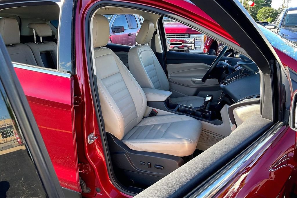 Certified 2019 Ford Escape Titanium AWD/4WD image 6