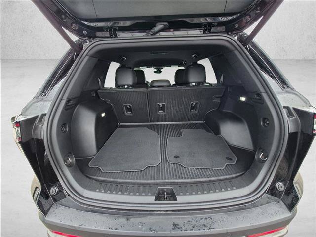 Used 2025 Chevrolet Equinox LT w/ Convenience Package II FWD image 6