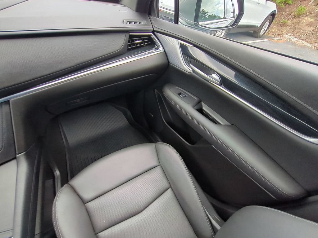 Used 2025 Cadillac XT5 Premium Luxury w/ Technology Package FWD image 19