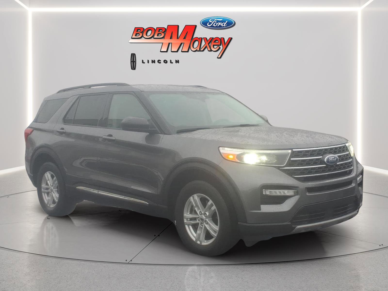 Certified 2022 Ford Explorer XLT w/ Equipment Group 202A image 5