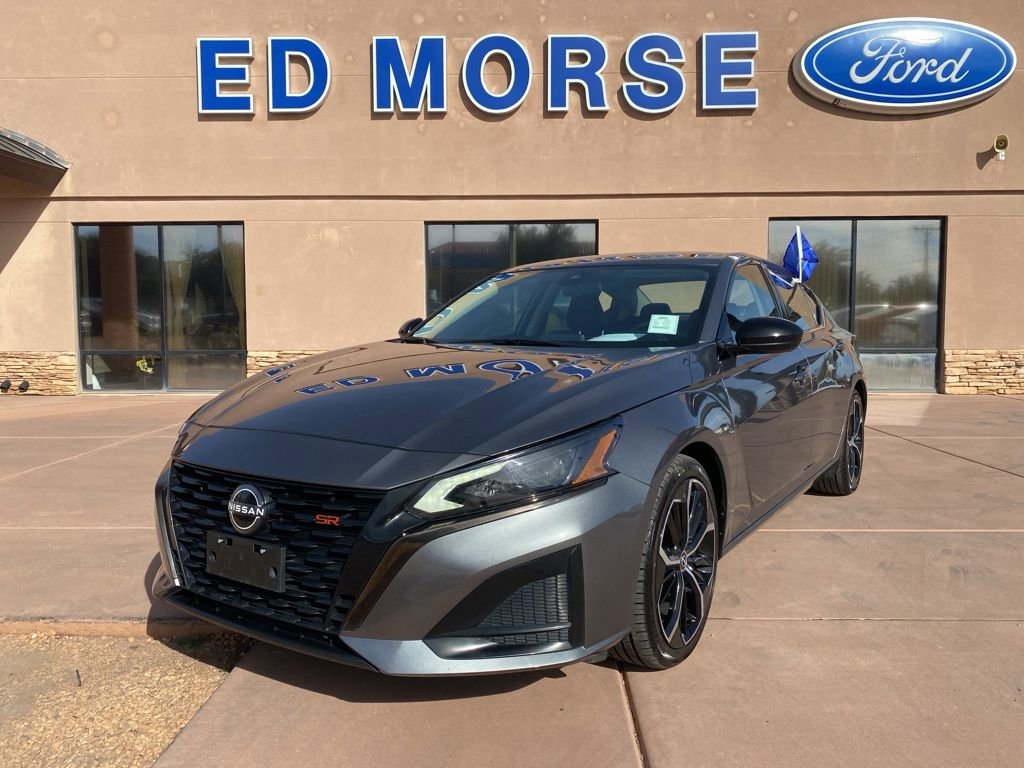 Used 2024 Nissan Altima 2.5 SR image 1