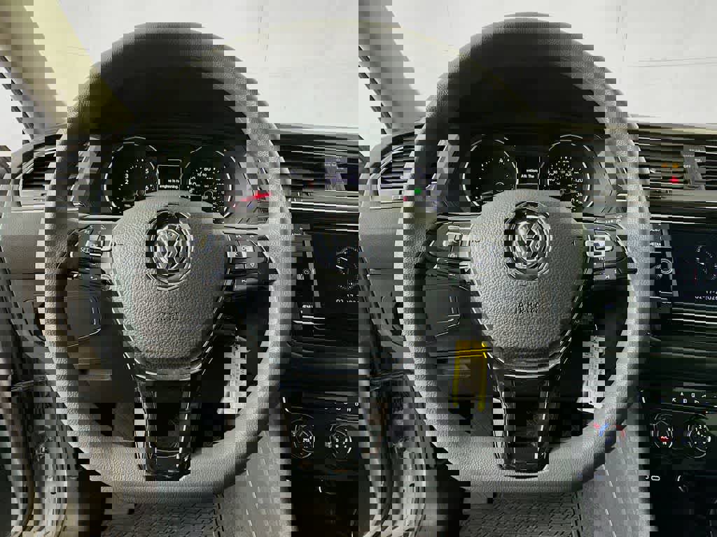 Used 2020 Volkswagen Tiguan S image 19