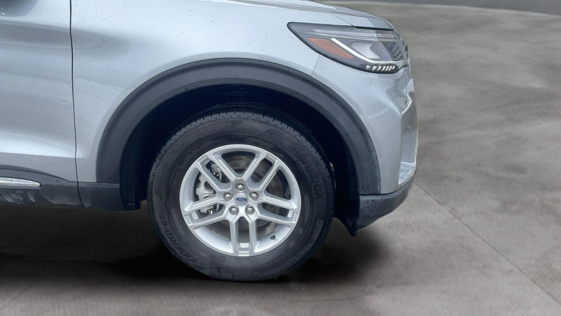 Certified 2025 Ford Explorer Active AWD/4WD image 24