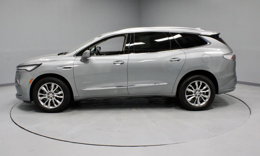 Used 2023 Buick Enclave Avenir w/ Avenir Technology Package AWD/4WD image 10