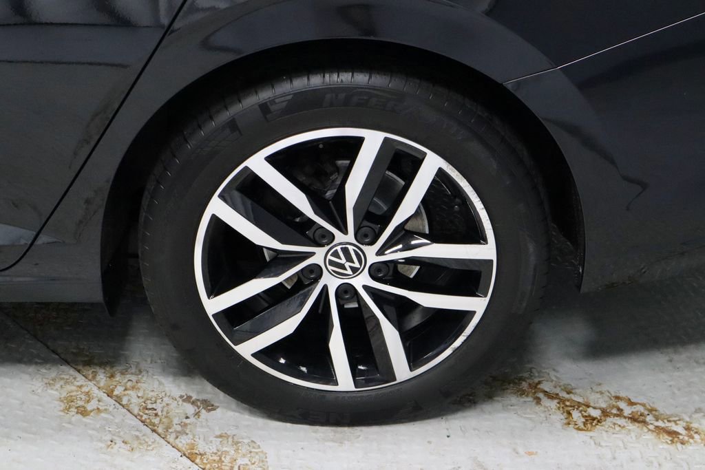 Used 2025 Volkswagen Jetta SE image 19