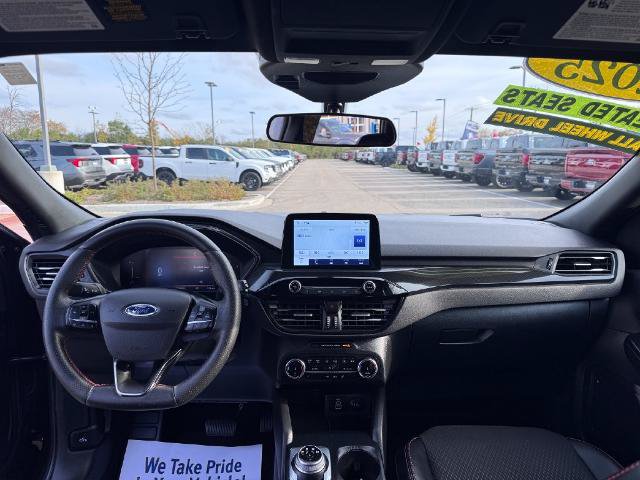 Certified 2025 Ford Escape ST-Line Select AWD/4WD image 27