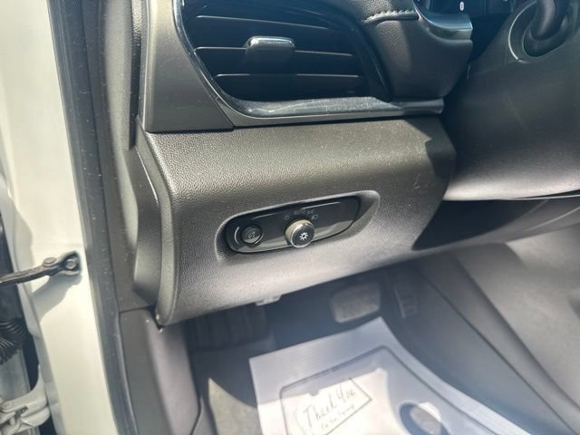 Used 2023 Chevrolet Traverse LT FWD image 8