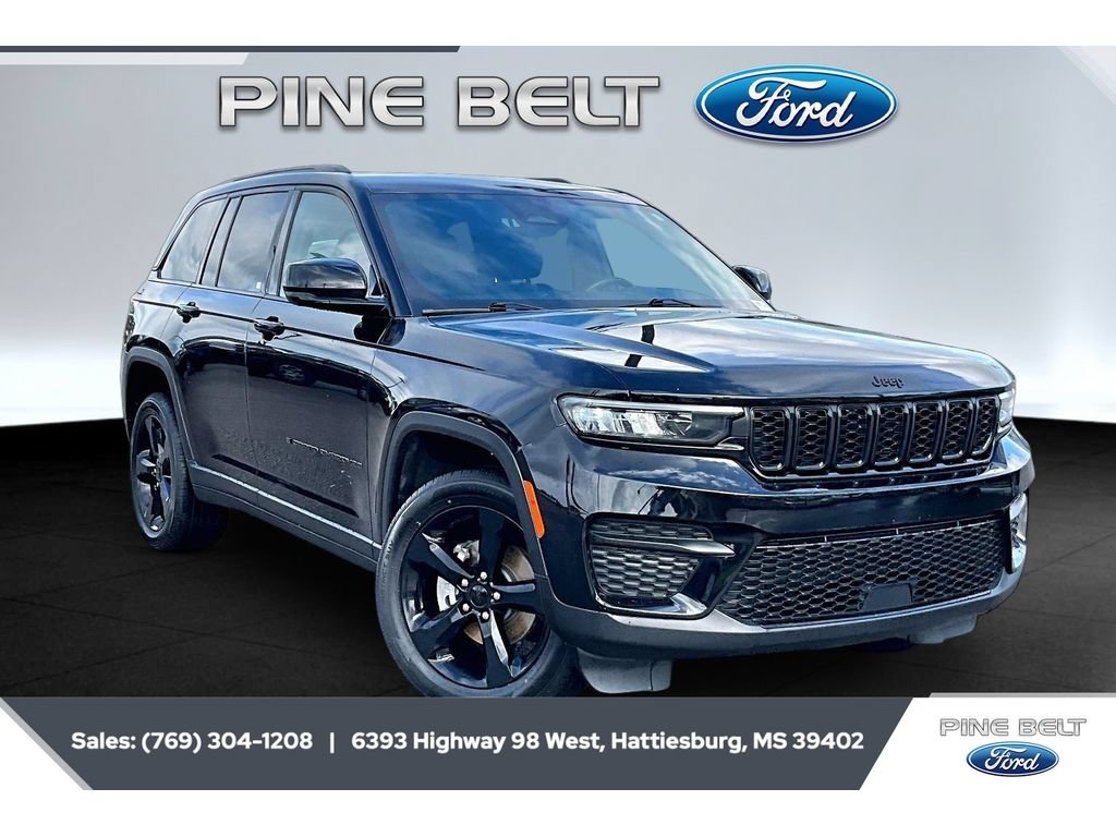 Used 2022 Jeep Grand Cherokee Altitude AWD/4WD image 1