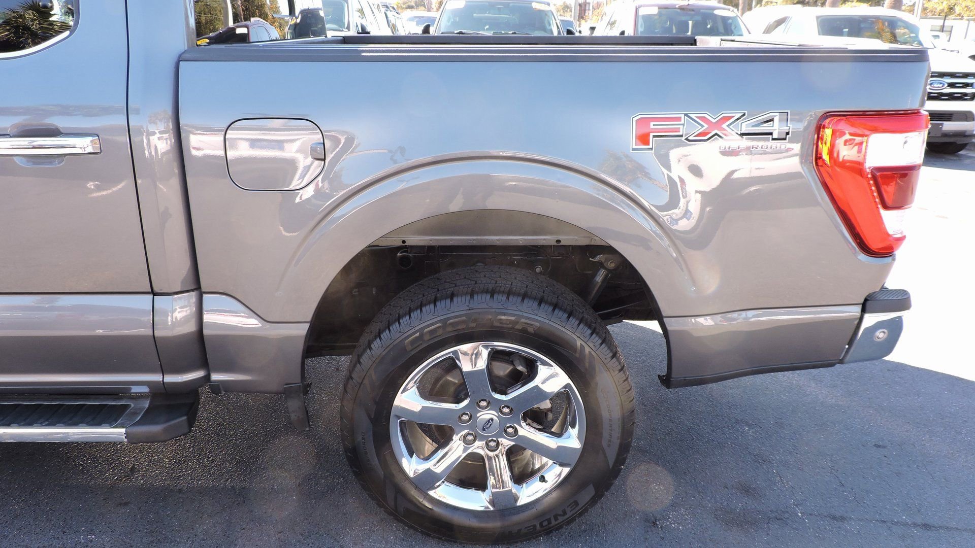 Certified 2022 Ford F150 Lariat w/ Equipment Group 502A High image 19