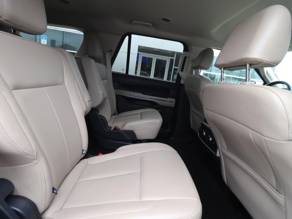 Certified 2024 Ford Expedition XLT image 26