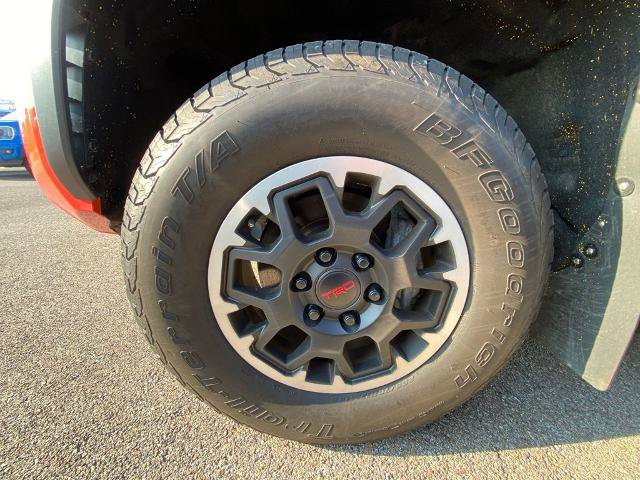 Used 2024 Toyota Tacoma TRD Off-Road AWD/4WD image 15
