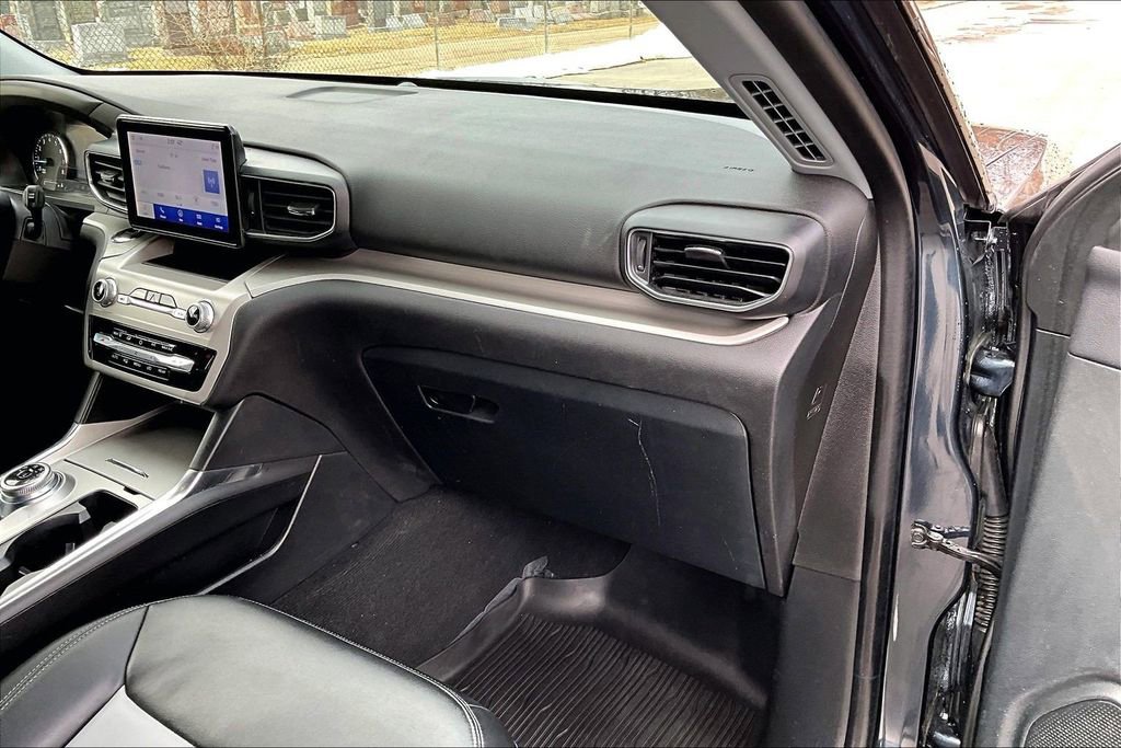 Certified 2023 Ford Explorer XLT w/ Equipment Group 202A image 15