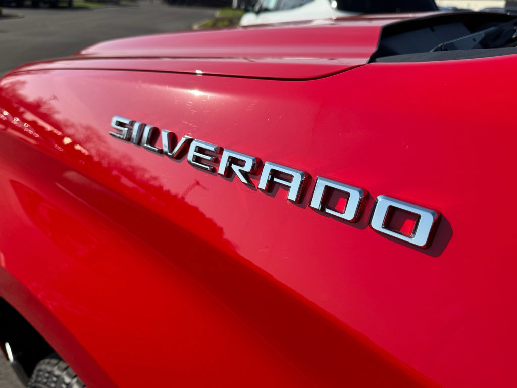 Used 2023 Chevrolet Silverado 1500 LT image 10