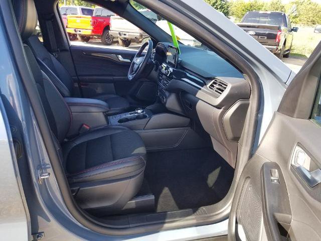 Certified 2025 Ford Escape ST-Line AWD/4WD image 11