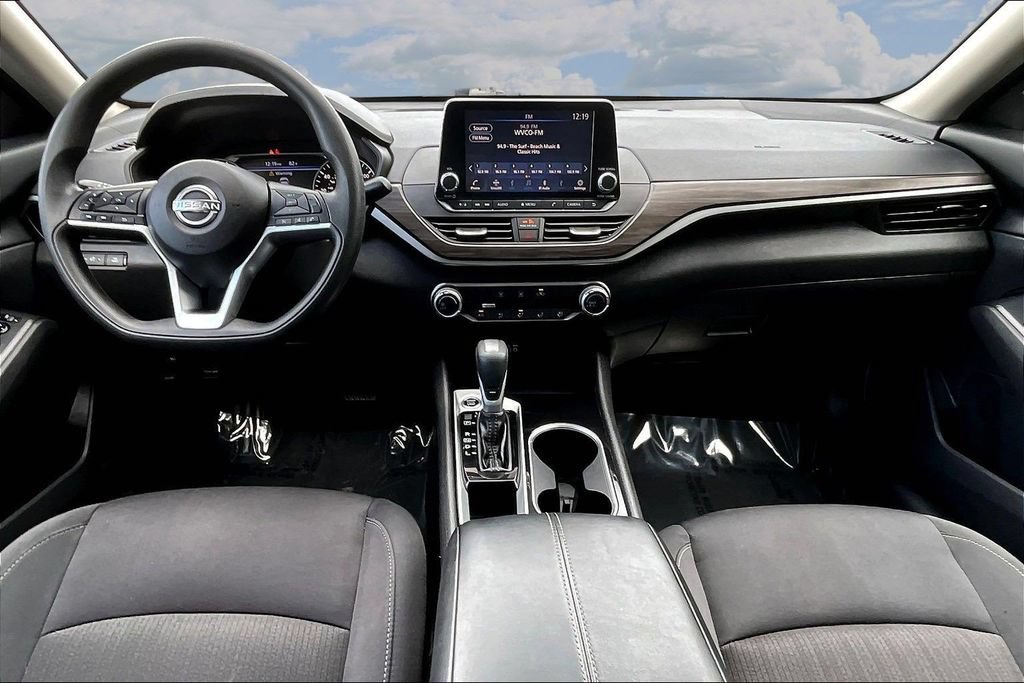 Used 2024 Nissan Altima 2.5 SV FWD image 9