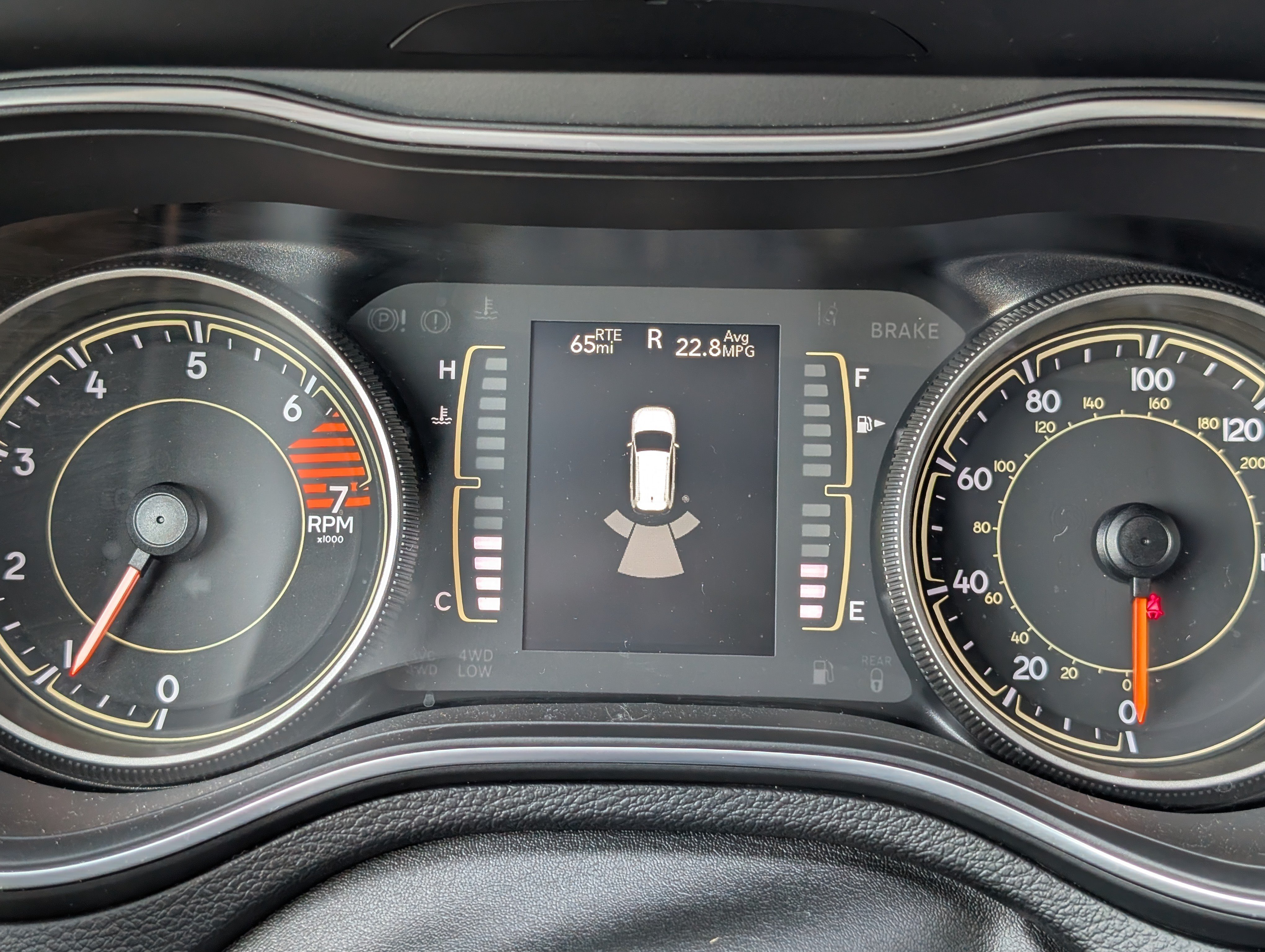 Used 2020 Jeep Cherokee Latitude Plus FWD image 30