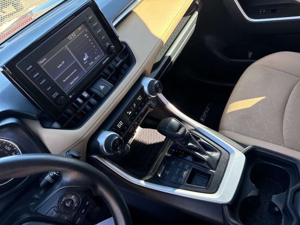 Used 2021 Toyota RAV4 XLE w/ Carpet Mat Package (TMS) image 17