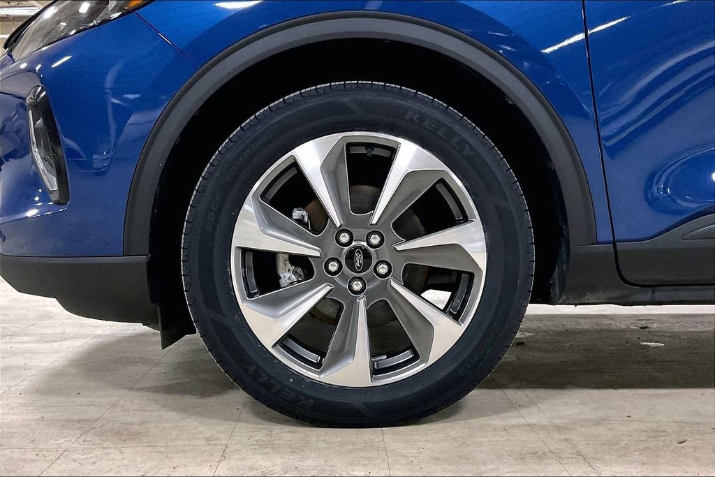 Certified 2023 Ford Escape Platinum AWD/4WD image 9
