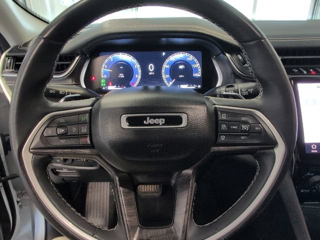 Used 2023 Jeep Grand Cherokee Limited AWD/4WD image 19