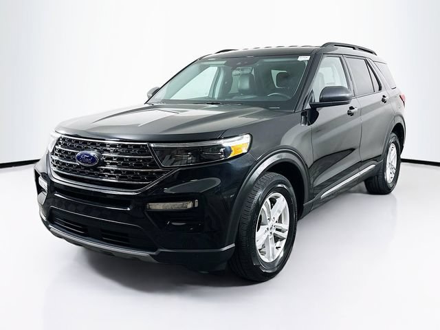 Certified 2024 Ford Explorer XLT w/ Equipment Group 202A AWD/4WD image 4