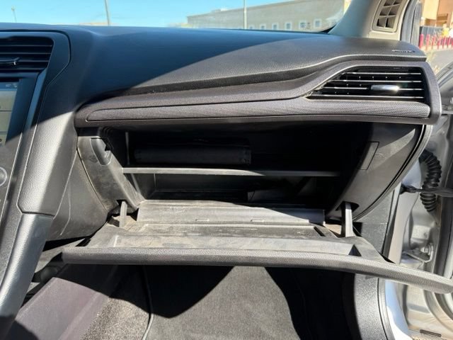Certified 2018 Ford Fusion SE w/ Equipment Group 201A FWD image 28