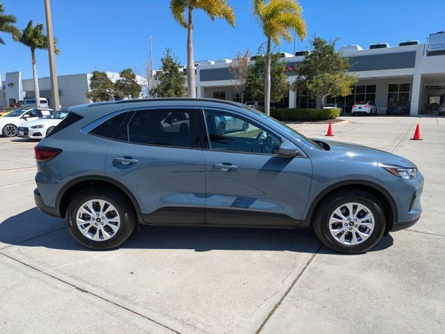 Certified 2023 Ford Escape Active w/ Tech Pack #2 image 5