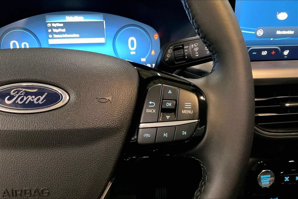 Certified 2023 Ford Escape Platinum w/ Premium Technology Package AWD/4WD image 18