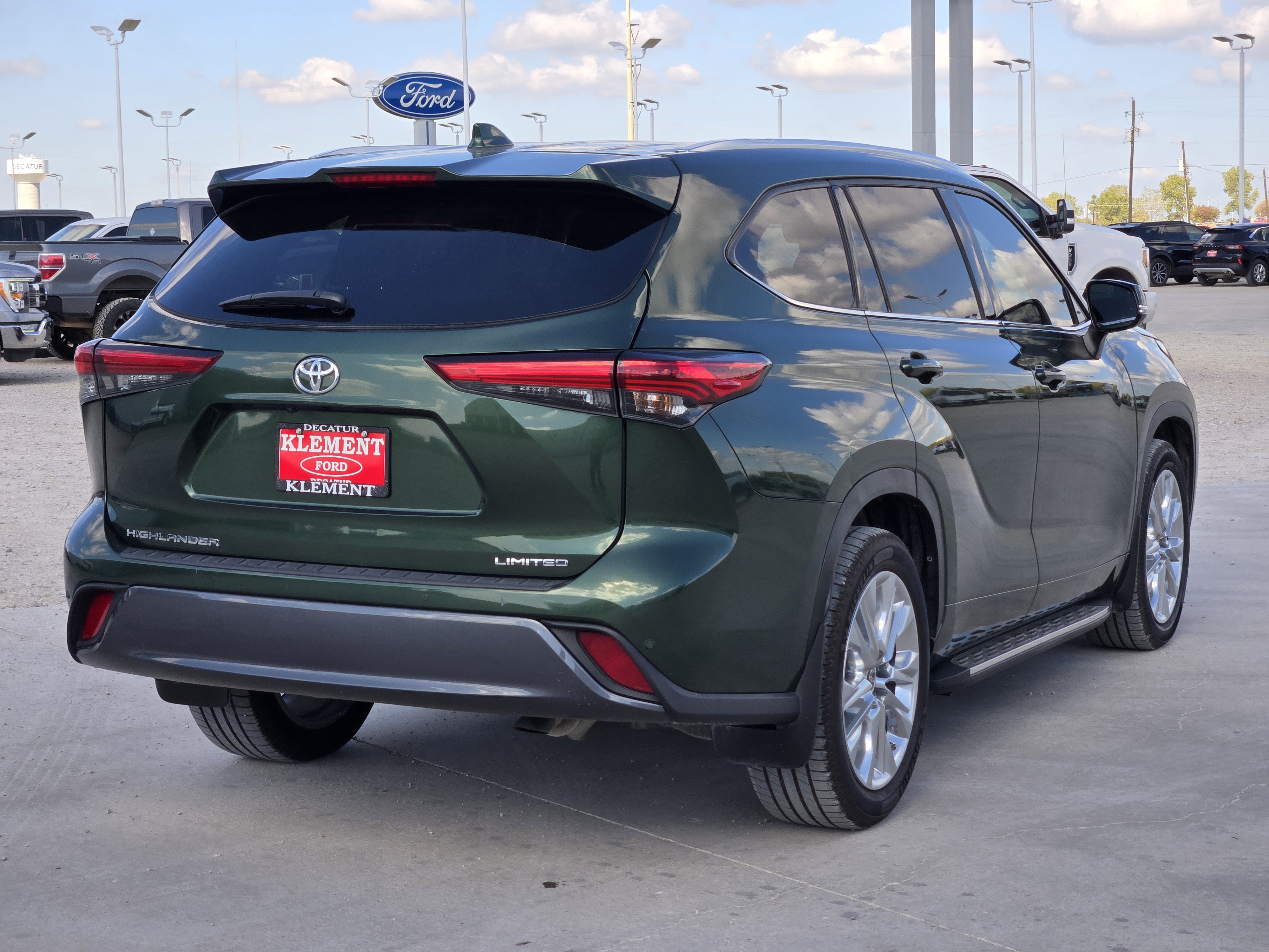 Used 2023 Toyota Highlander Limited FWD image 7