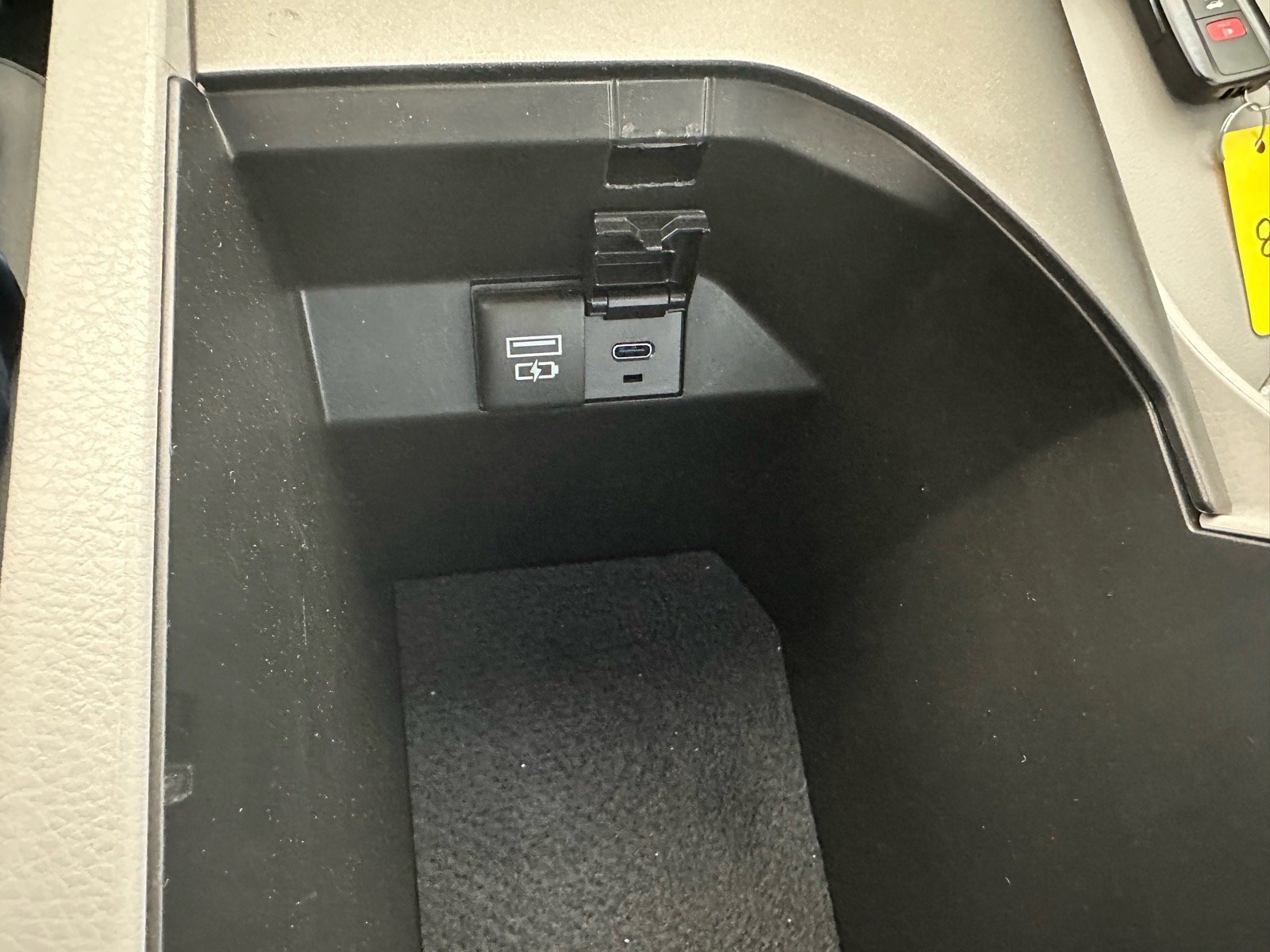 Used 2023 Toyota Camry SE w/ Convenience Package image 39