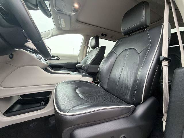 Used 2021 Chrysler Pacifica Limited w/ Uconnect Theater Family Group AWD/4WD image 16