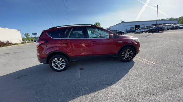 Certified 2018 Ford Escape SE w/ SE Sync 3 Package AWD/4WD image 10
