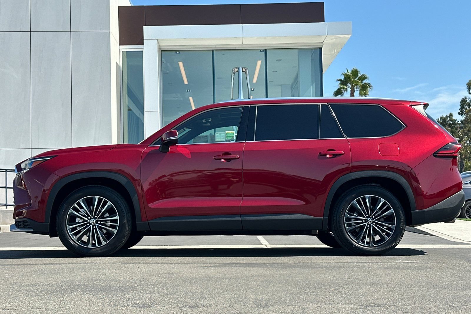 Used 2025 Toyota Grand Highlander AWD Hybrid image 6