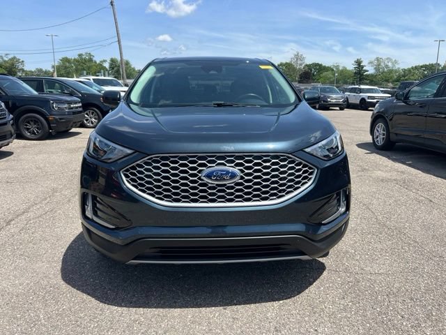 Certified 2024 Ford Edge SEL w/ Convenience Package AWD/4WD image 2